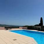 Mazet Proche De St Tropez Lägenhet Cogolin