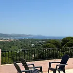 Mazet Proche De St Tropez Lägenhet Cogolin
